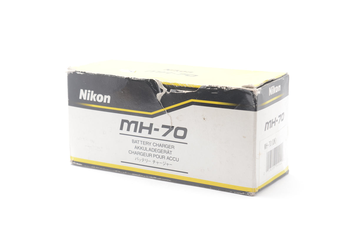 NC-0596 — Nikon MH-70 Battery Charger — main product view