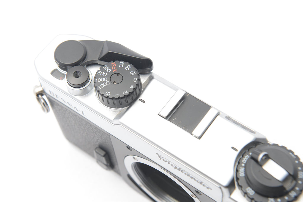 NC-0609 — Voigtlander Bessa-L Body — detail photograph 7