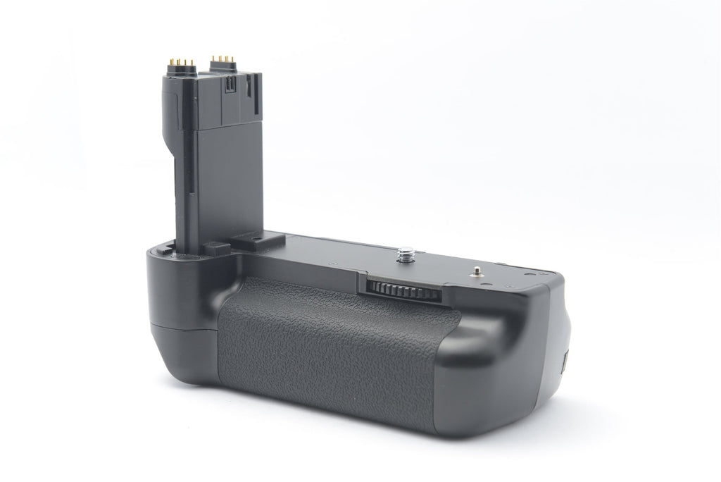 NC-0618 — Neewer Battery Grip (For Canon 5D Mark II) — detail photograph 2