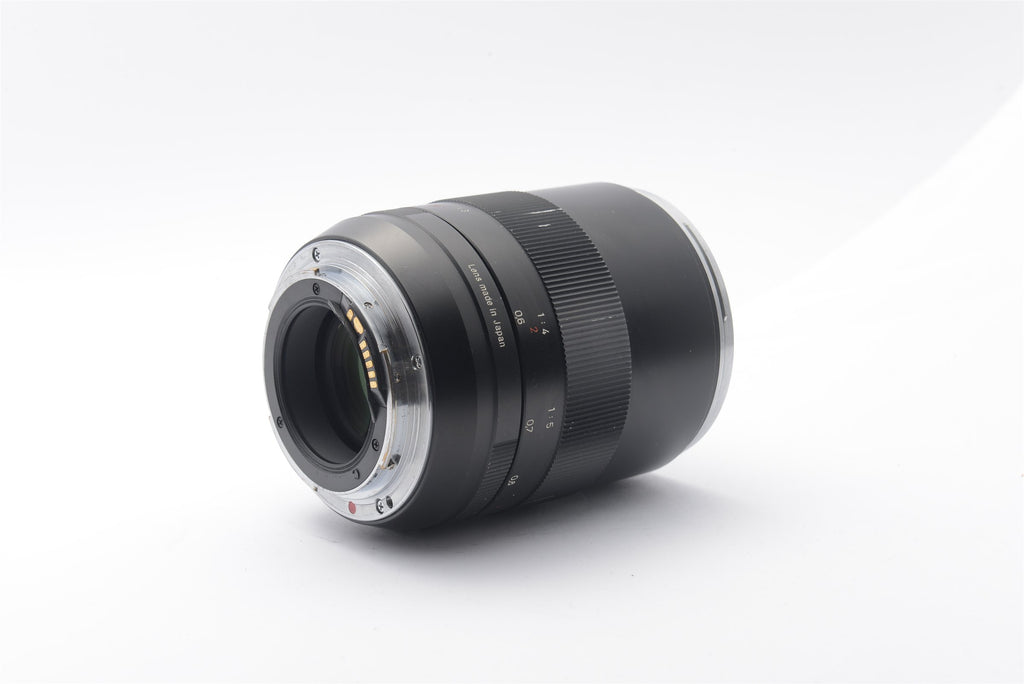 Carl Zeiss 100mm f/2 Makro-Planar T* (For Canon EF) – image 3 of 5