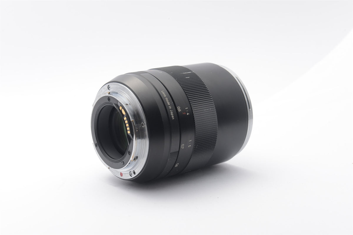 Carl Zeiss 100mm f/2 Makro-Planar T* (For Canon EF) – image 3 of 5