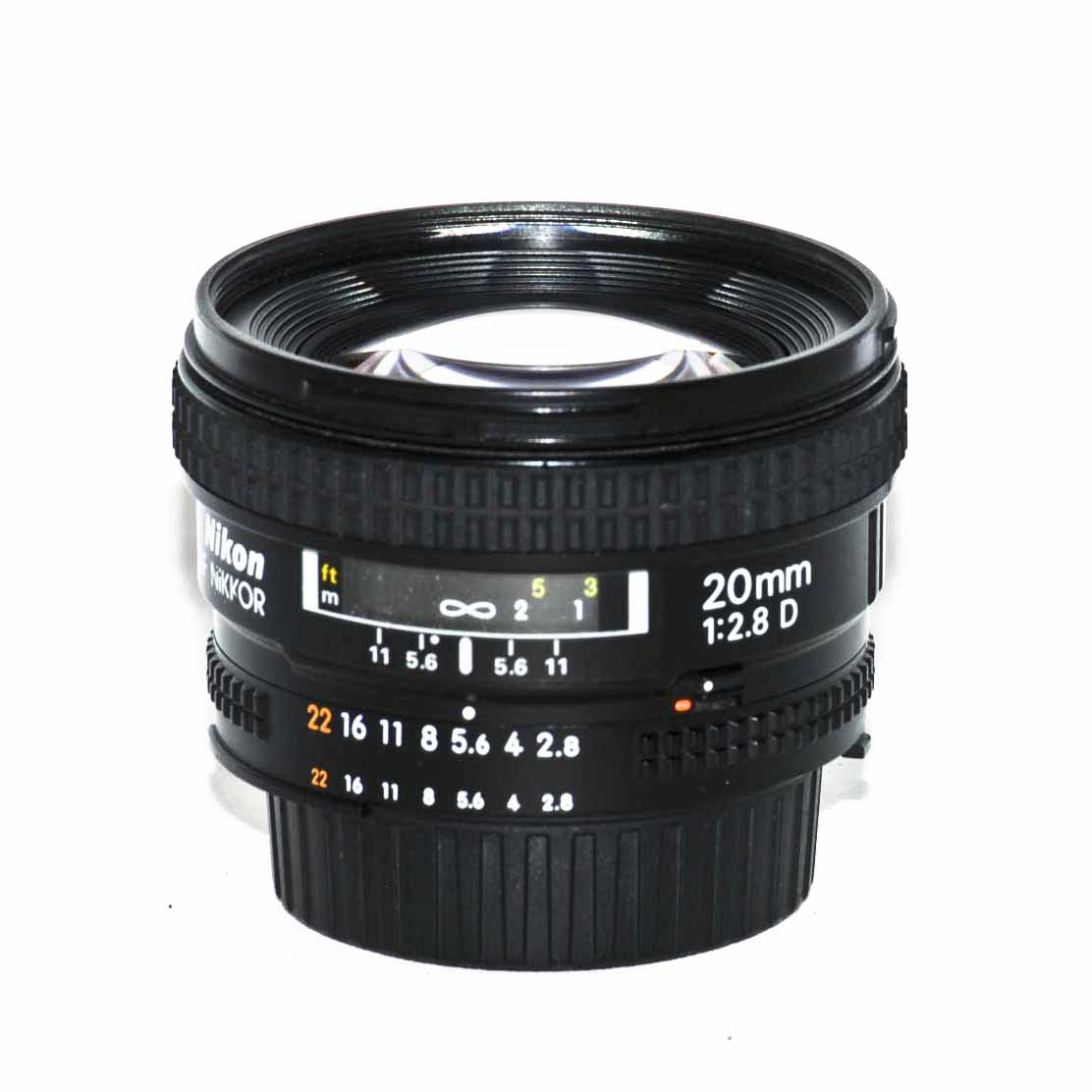 Nikon-AF-Nikkor-20mm-f2.8-D-2.jpg